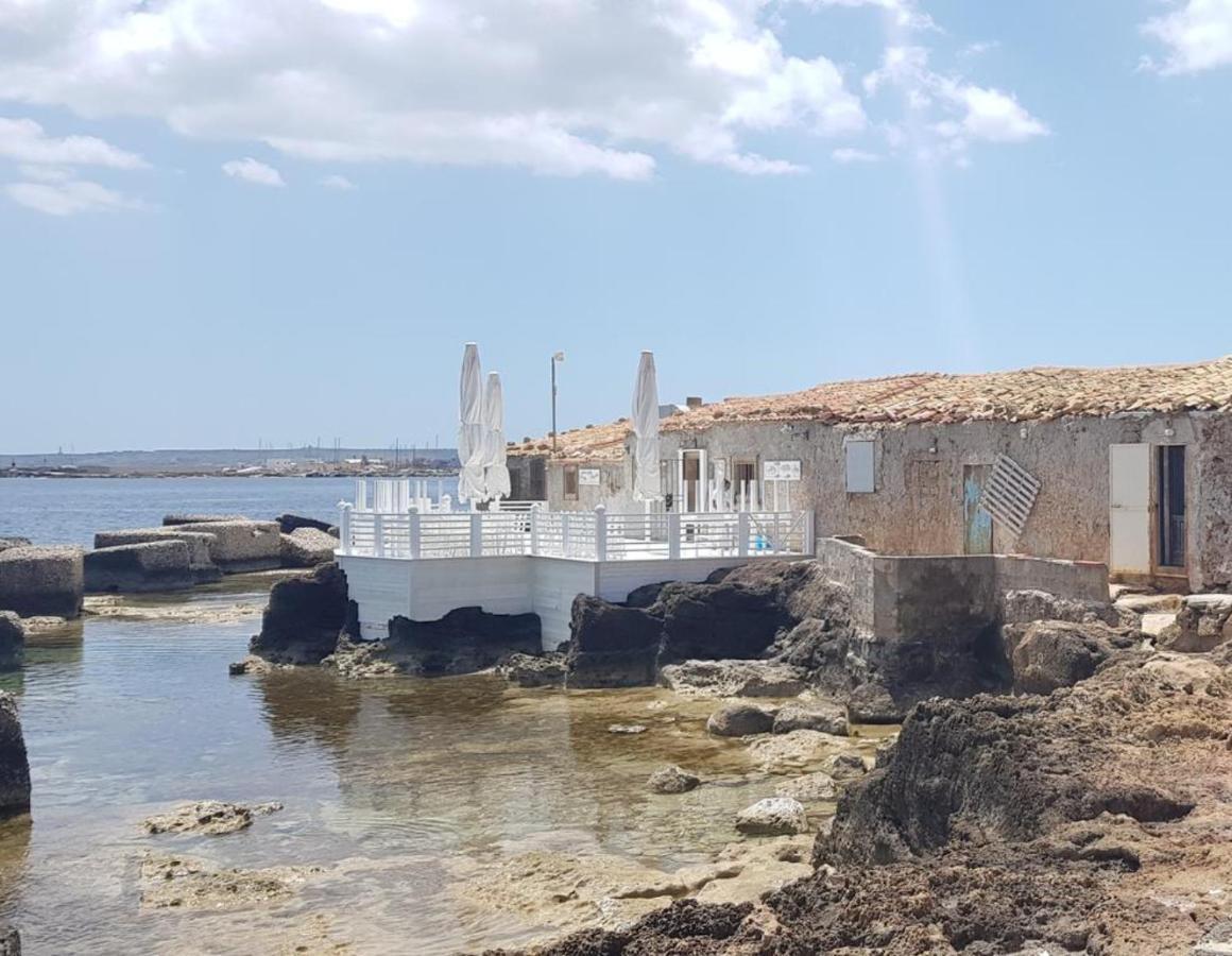 La Casa Sulla Spiaggia Marzamemi Exterior photo