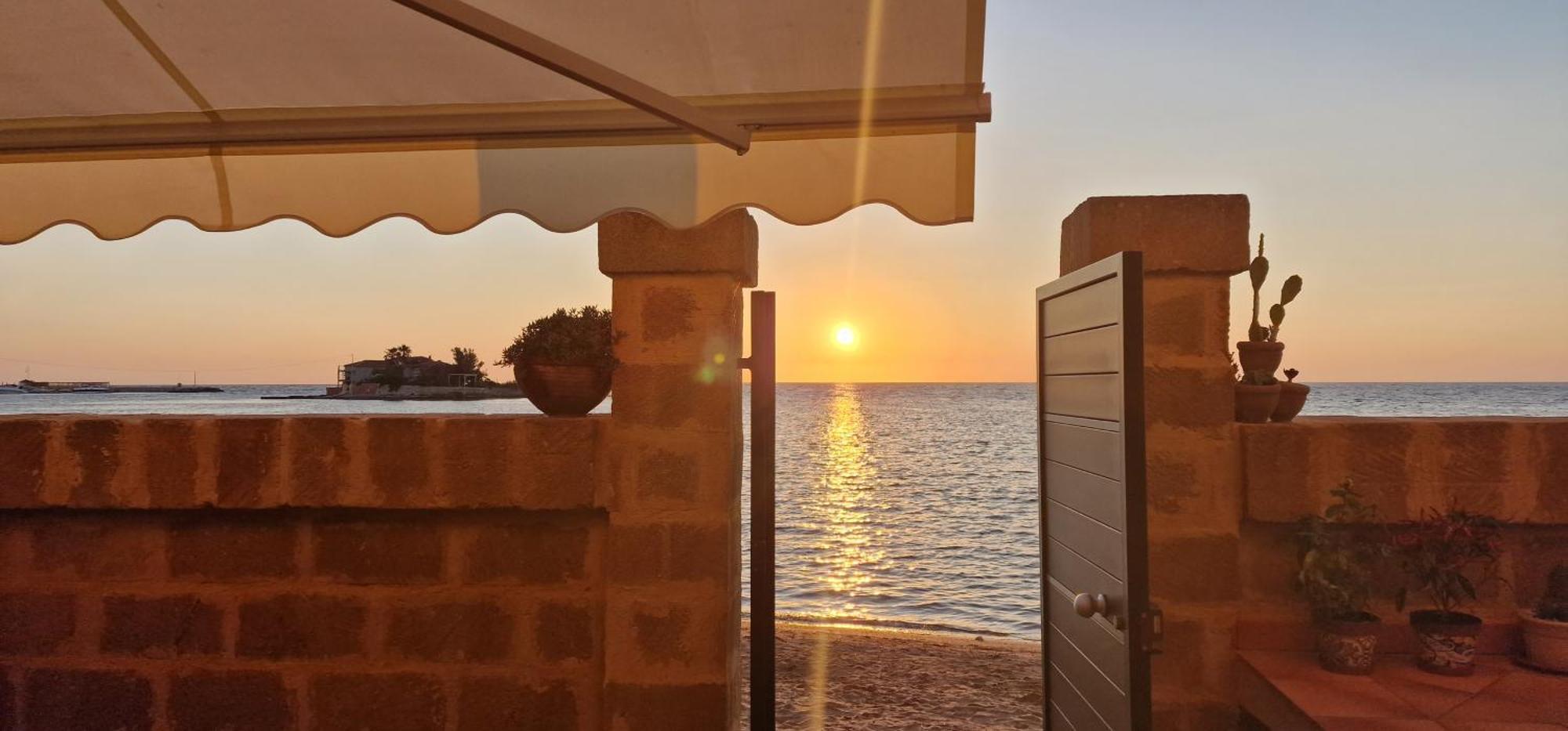La Casa Sulla Spiaggia Marzamemi Exterior photo